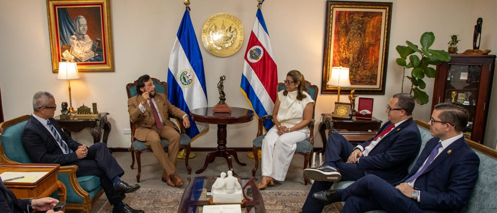 Vicepresidente Ulloa comparte el modelo salvadoreño de seguridad con funcionarios de Costa Rica