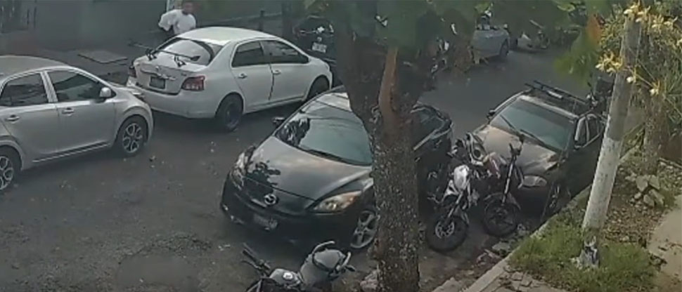 VIDEO: conductor ebrio escapa tras golpear motos de residentes en Las Conchas, San Jacinto