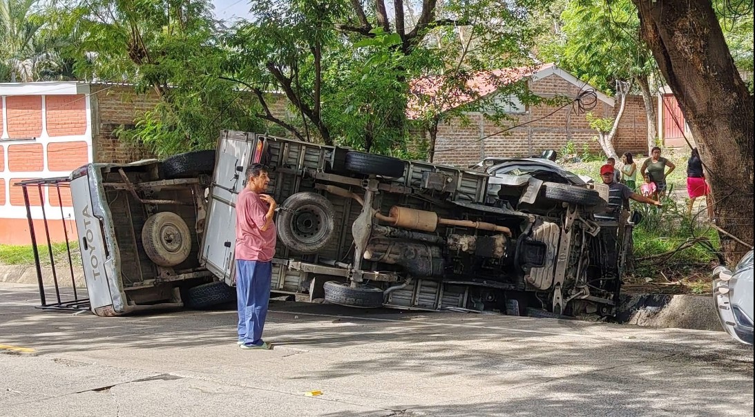 Varios lesionados deja aparatoso accidente de tránsito en Metapán