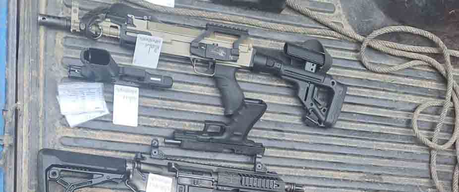 GUATEMALA: descubren camionetas y pickups llenos de armas de fuego tras enfrentamiento en Esquipulas