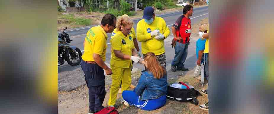 Mujer biker resulta lesionada en accidente