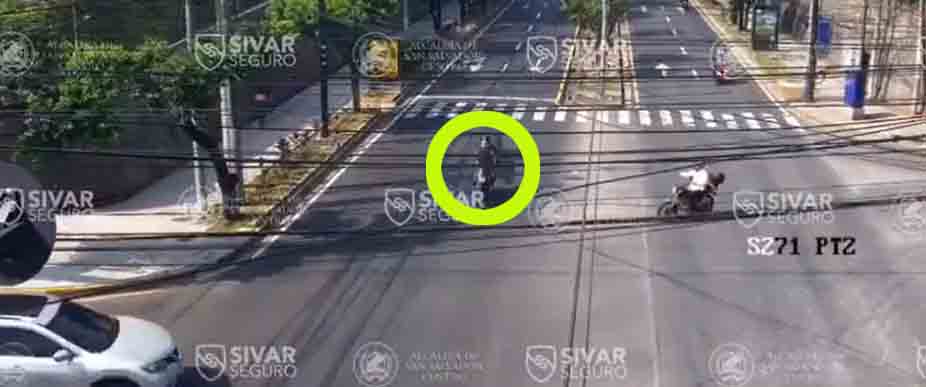 Biker se accidenta por manejar a excesiva velocidad este domingo