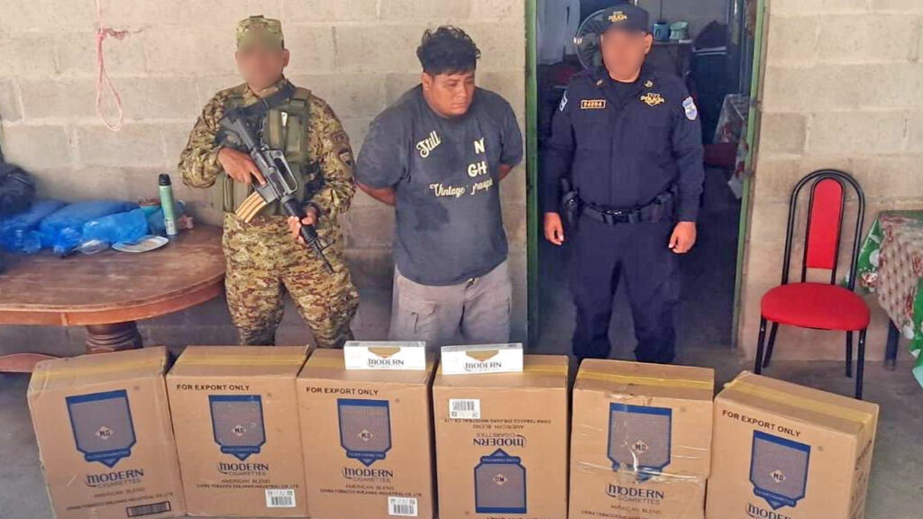 Cae otro contrabandista con un fuerte cargamento de mercadería ilegal en Santa Ana