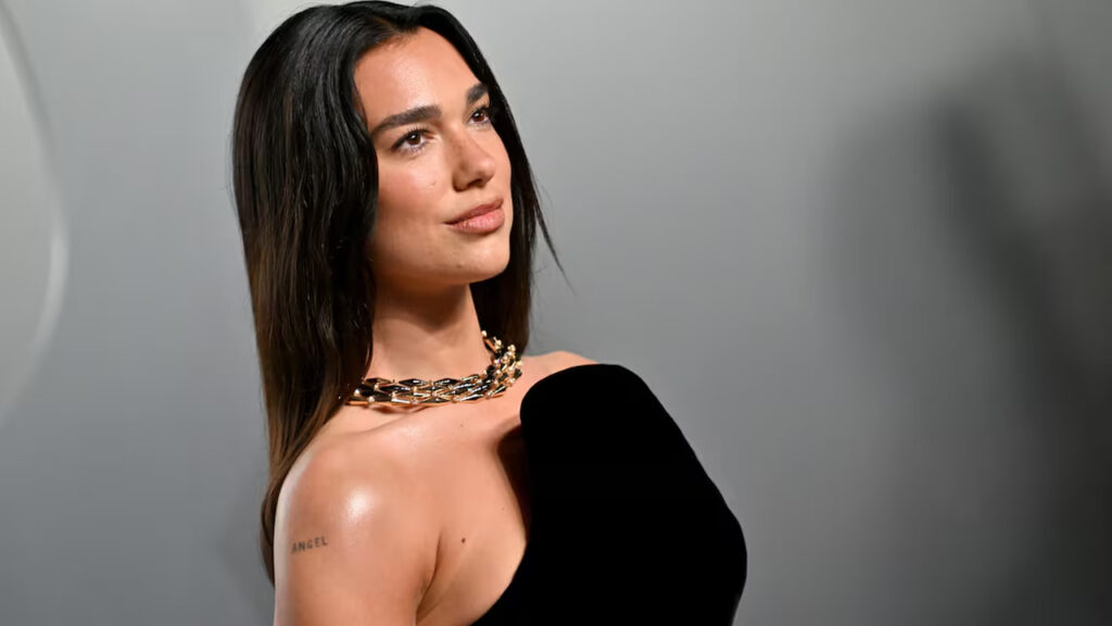 Dua Lipa demanda a Samsung por usar su imagen sin pedir autorización