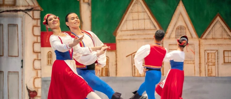 Ballet Nacional de Kosovo llegó al país para la Gala Internacional de Ballet El Salvador–Kosovo 2026