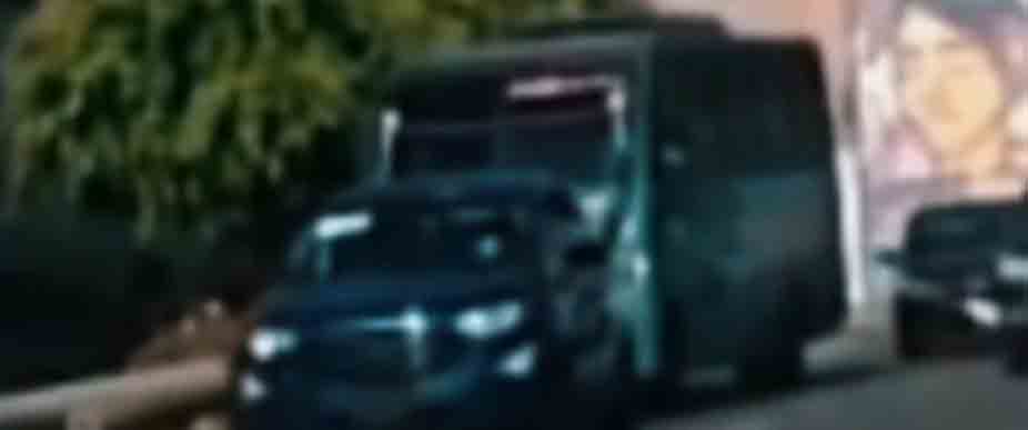 Captan conductor que realiza una maniobra peligrosa en calle al Volcán de Mejicanos