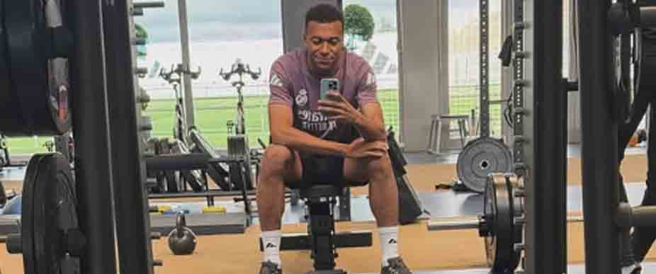 Mbappé vuelve a entrenar tras El Clásico