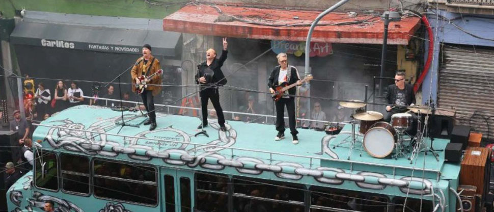 U2 sorprende al grabar nuevo video musical en el Centro Histórico de México