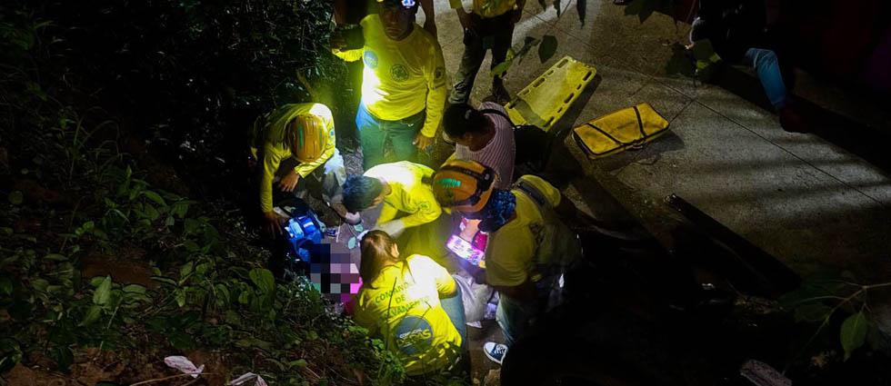 Auxilian a menor de 11 años tras caer de una altura de unos 05 metros en Sonsonate