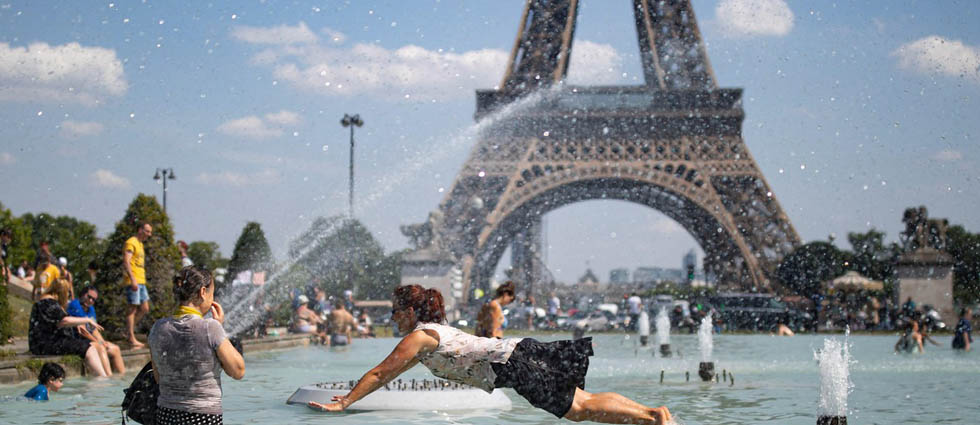 Ola de calor en Europa modifica la agenda: París cancela Marcha del Orgullo y Reino Unido recomienda no viajar en tren