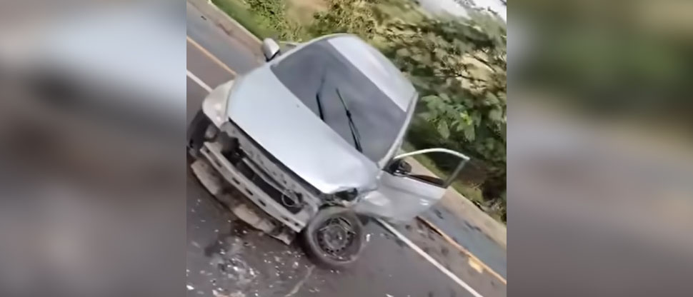 Conductores provocan fuerte choque en periférico Claudia Lars