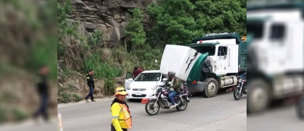 Mujer resulta lesionada tras choque en Los Chorros