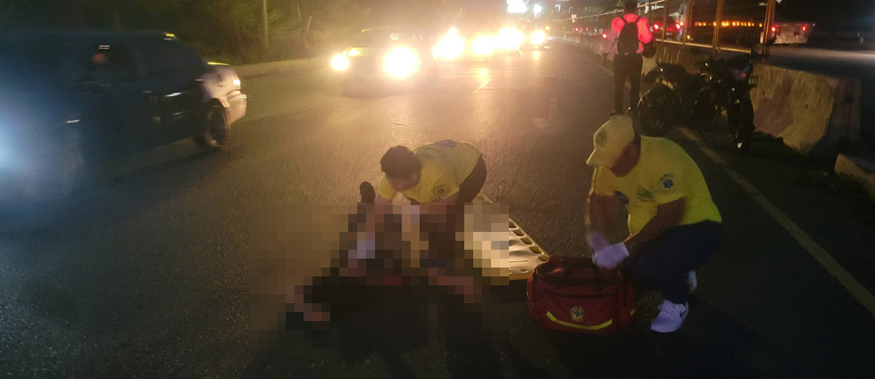 Motociclista arrolla a hombre ebrio carretera a Zacatecoluca