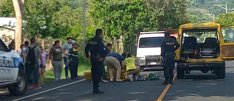 Mujer resulta gravemente lesionada tras fuerte siniestro vial en Cabañas