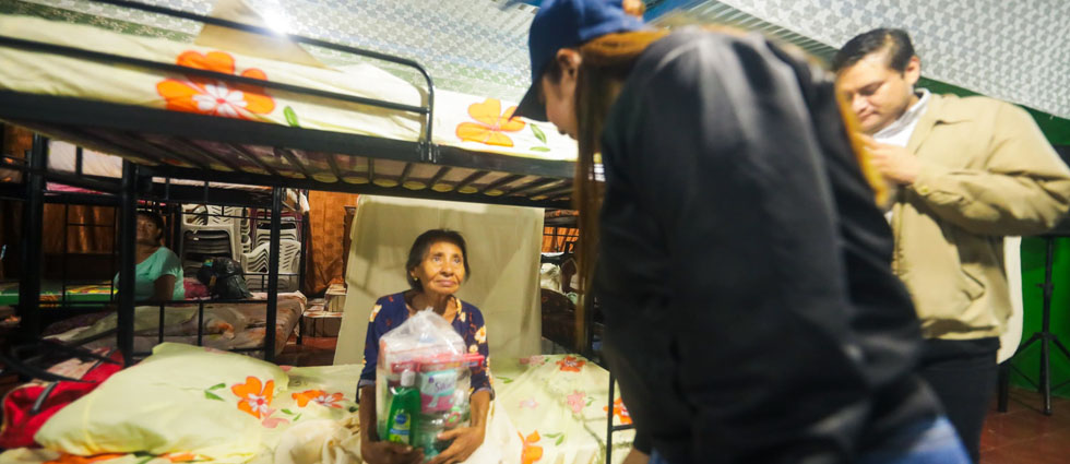 Autoridades activan 3 albergues tras evacuación preventiva de 30 familias