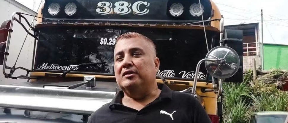 Motorista de la ruta 38-C asegura que es padre de 33 hijos por haber sido un “pica flor”