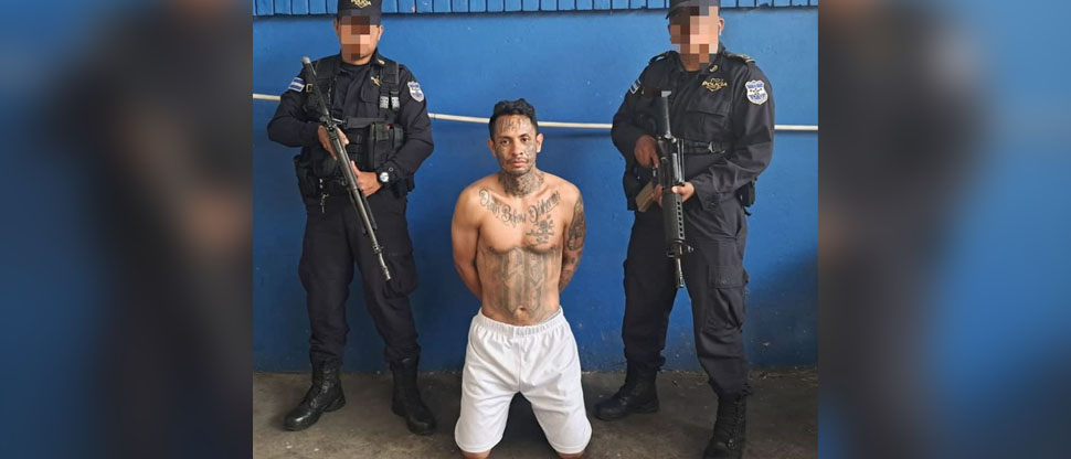 Directo al CECOT: capturan a pandillero que fue deportado de Estados Unidos