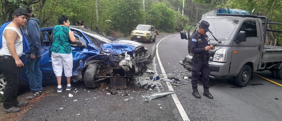 Al menos seis lesionados deja fuerte choque en carretera Litoral