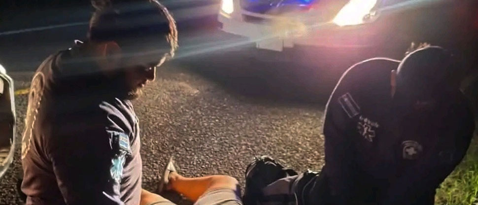 Auxilian a motociclista que chocó contra una vaca en La Libertad