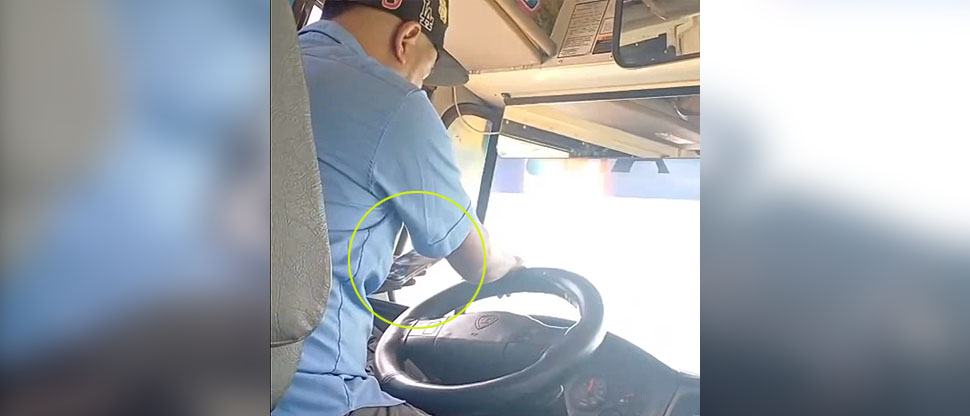 Denuncian a busero que pudo ocasionar accidente por ir mensajeando en el celular en pleno recorrido