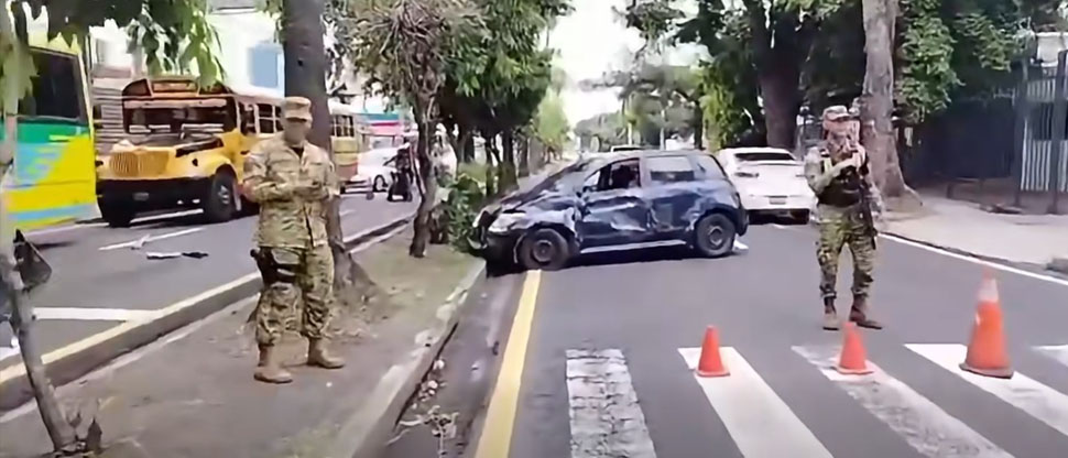 Conductores provocan fuerte accidente en alameda Enrique Araujo