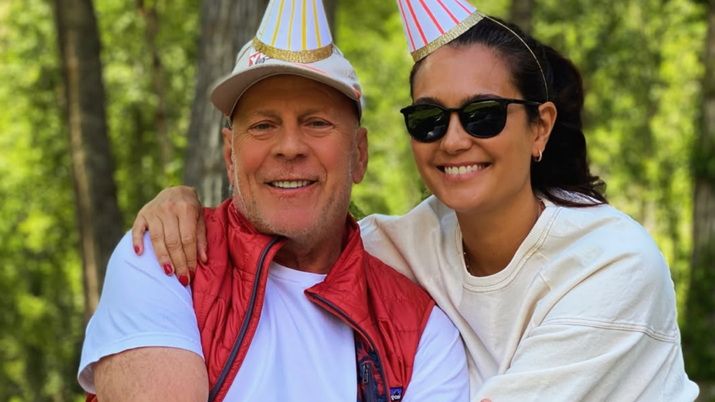 Bruce Willis reaparece por el cumpleaños de su esposa