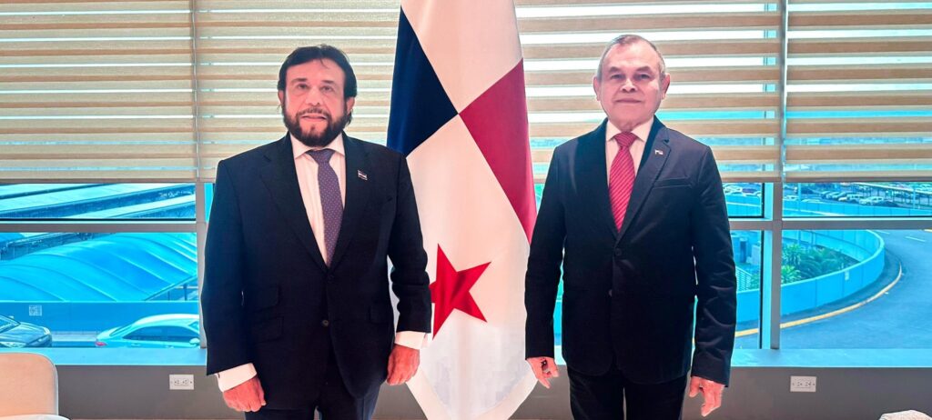 Vicepresidente Félix Ulloa asiste a cumbre por el Bicentenario del Congreso Anfictiónico de 1826
