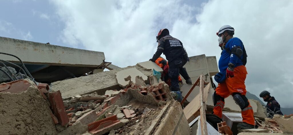 Grupo USAR de El Salvador ya se está apoyado tareas de rescate de venezolanos