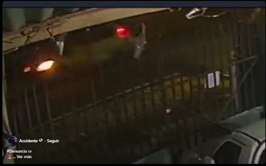 VIDEO: Killer Soul se fuga tras chocar contra ambulancia que atendía emergencia