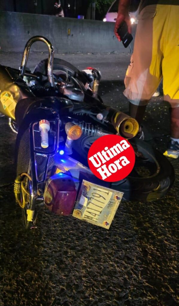 Motociclista queda inconsciente tras estrellarse contra un microbús en la Troncal del Norte