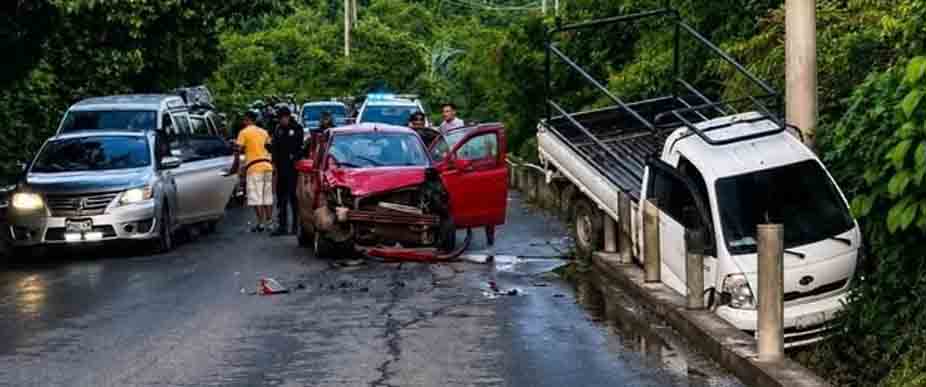 Conductores de camión y Killer Soul provocan aparatoso accidente en Lourdes