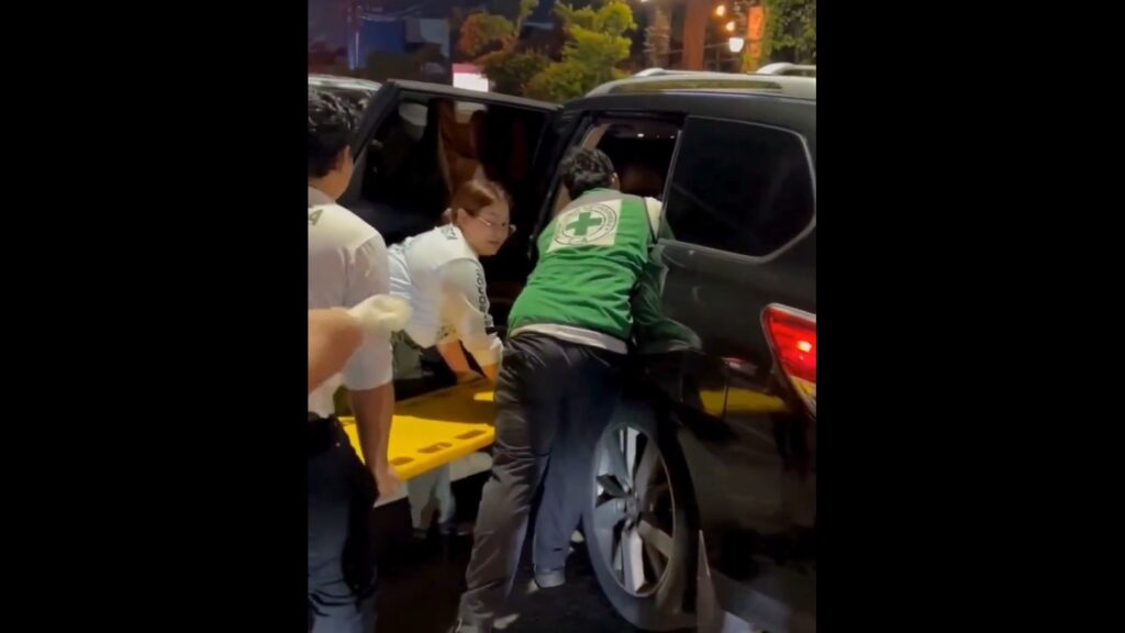 Mujer resulta con múltiples lesiones en accidente de tránsito en el Constitución