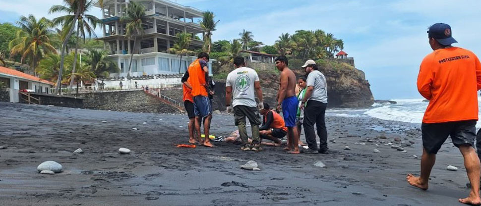 Turista fallece ahogado tras ser arrastrado por una corrient