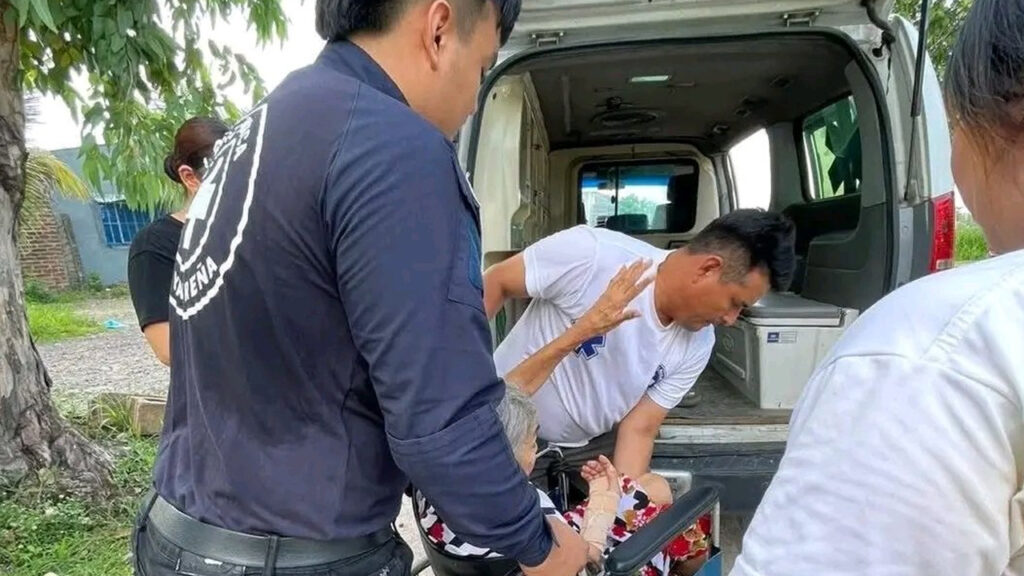 Anciana resulta fuertemente lesionada tras caer desde su propia altura