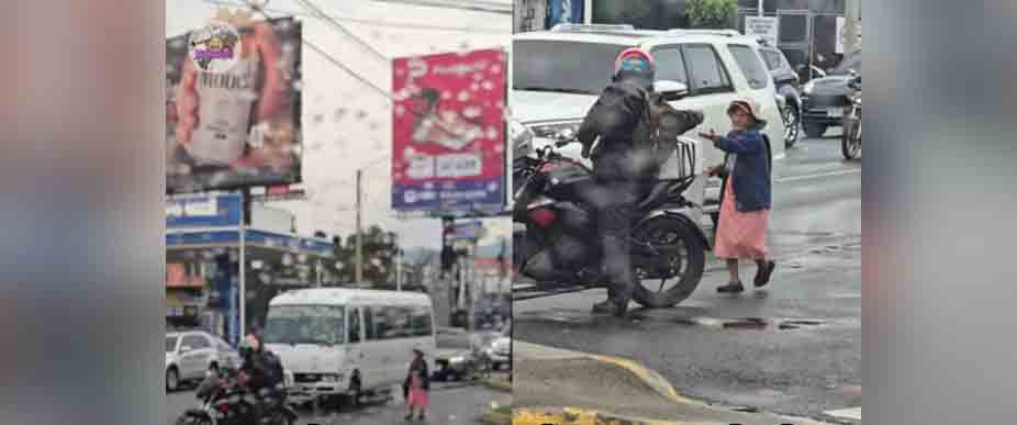 Viralizan a biker ayudando a ancianita bajo la lluvia