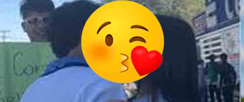 Joven besa a la exnovia de su amigo: él se molesta y se van a los golpes
