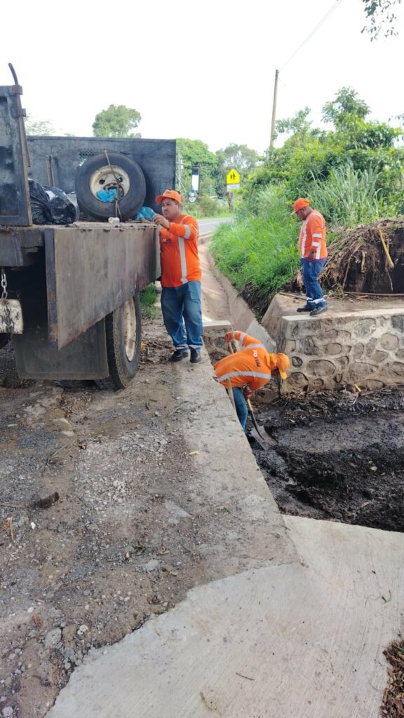 Fovial realiza obras de limpieza de drenajes en distintos puntos del país