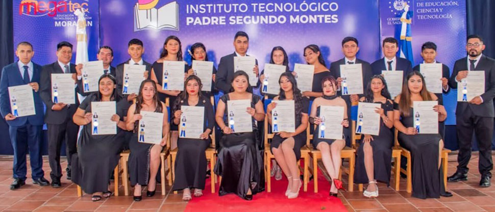 Instituto tecnológico de Meanguera gradúa a 35 jóvenes
