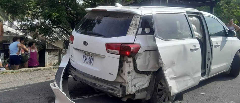 Fuerte accidente de tránsito deja cinco personas lesionadas 