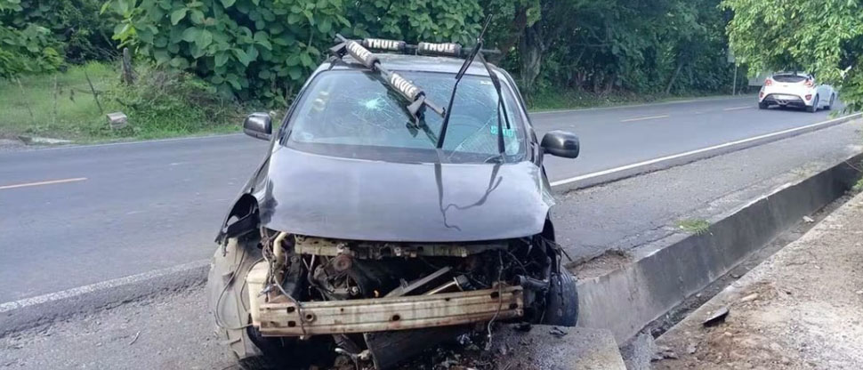 Fuerte accidente de tránsito deja daños materiales en la Longitudinal del Norte