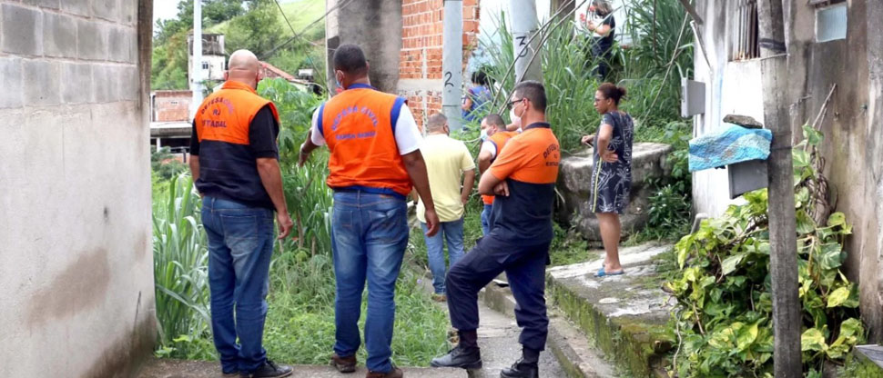 Protección Civil realiza vigilancia del río en la comunidad Darío González de San Salvador