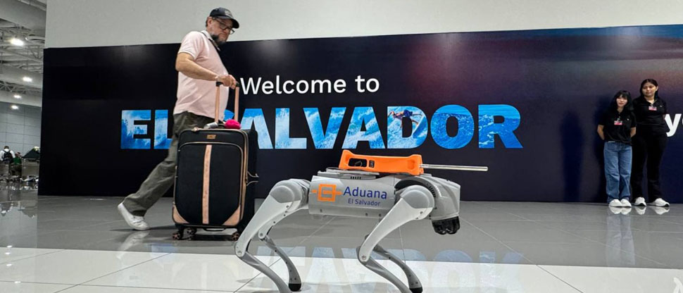 Presentan un perro robot con equipo de última generación para detectar sustancias ilícitas