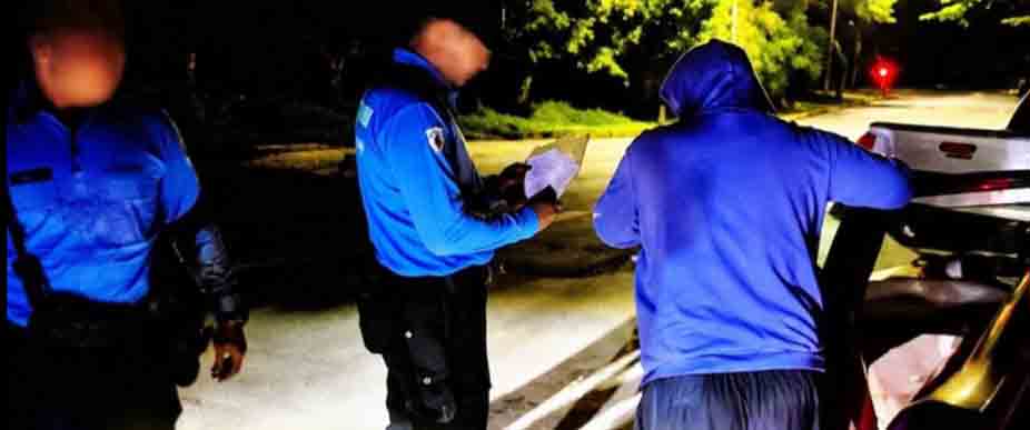 Hasta $900 de multa le tocará pagar a conductor que hacía el delicioso en la calle