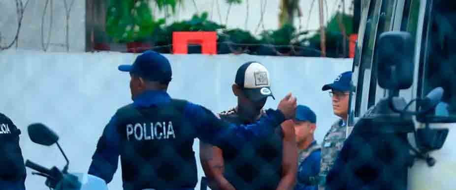 Panamá busca a más de 40 reos fugados