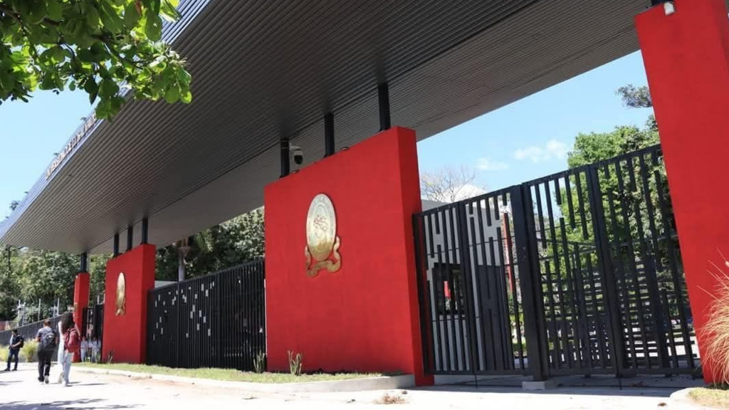 Universidades atienden las disposiciones y suspenden clases tras alerta por lluvias
