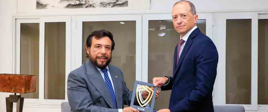 Vicepresidente Ulloa se reúne con representante Em